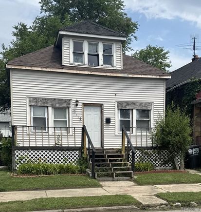 9453 Edgewood Street
