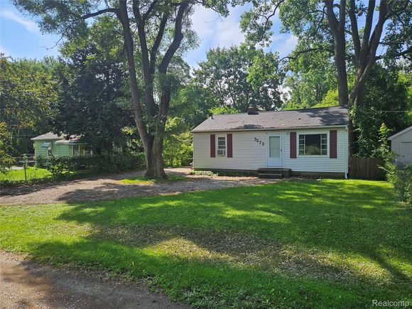 3272 Sayre Court