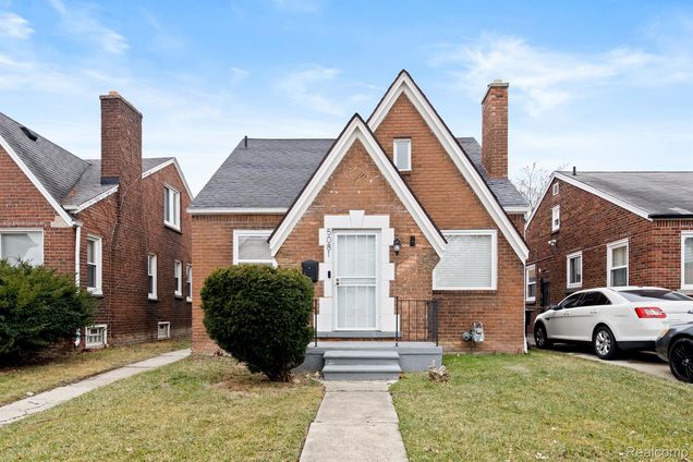 5081 Wayburn Street Detroit, MI House Active - Photo 1 of 11. Opens carousel modal
