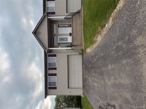 9542 Overlook Court GrandBlanc, MI Condo Active - Photo 1 of 25. Opens carousel modal