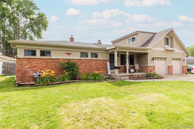 36230 N Price Drive ClintonTownship, MI House Active - Photo 1 of 13. Opens carousel modal
