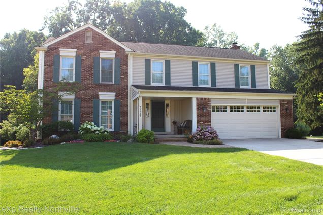 29185 Leesburg Court FarmingtonHills, MI House Active - Photo 1 of 39. Opens carousel modal