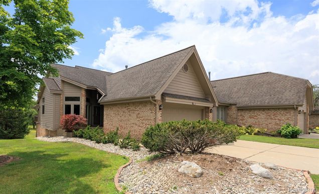 29441 S Meadowridge Dr FarmingtonHills, MI Condo Active - Photo 1 of 36. Opens carousel modal