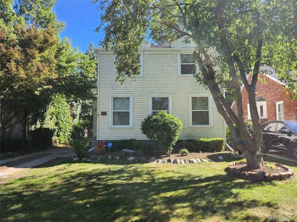1419 Roslyn Road