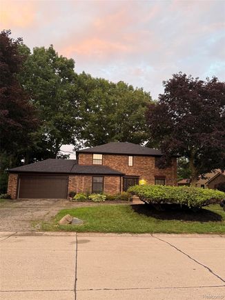 30056 Mayfair Drive FarmingtonHills, MI House Active - Photo 1 of 35. Opens carousel modal