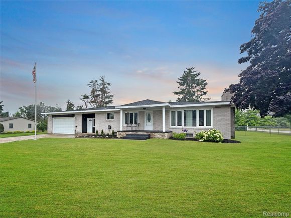 321 N Maple Avenue