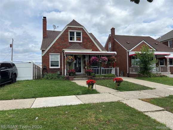 6410 Orchard Avenue Dearborn, MI House Active - Photo 1 of 39. Opens carousel modal