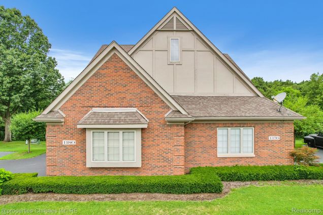 1180 Alissa Marie Drive Highland, MI Condo Active - Photo 1 of 54. Opens carousel modal