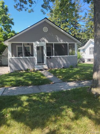 1618 Greenwich Street Saginaw, MI House Active - Photo 1 of 10. Opens carousel modal