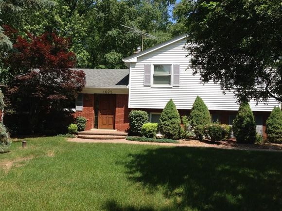 1072 Kingsview Avenue RochesterHills, MI House Sold - Photo 1 of 1. Opens carousel modal