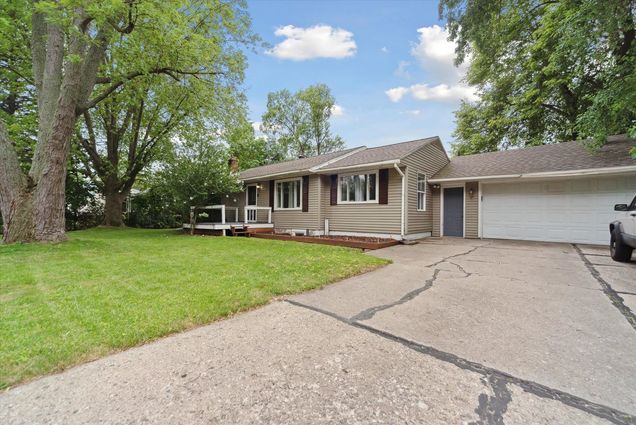 437 Iris Avenue Lansing, MI House Active - Photo 1 of 26. Opens carousel modal