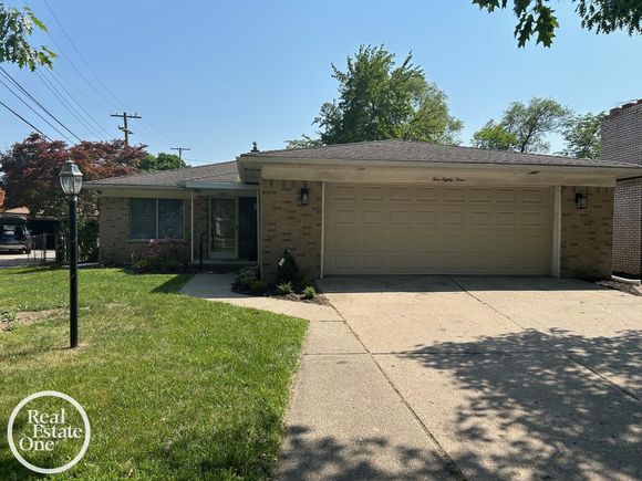 483 Allard Avenue GrossePointeFarms, MI House Active - Photo 1 of 27. Opens carousel modal
