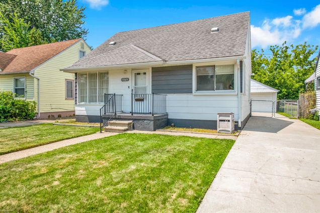 23733 Lexington Avenue Eastpointe, MI House Active - Photo 1 of 26. Opens carousel modal
