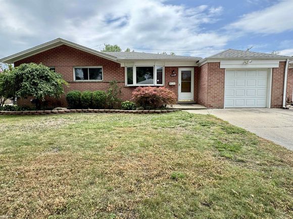 22200 Stephens Street StClairShores, MI House Active - Photo 1 of 30. Opens carousel modal