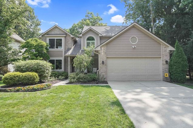 22194 Arbor Lane FarmingtonHills, MI House Active - Photo 1 of 51. Opens carousel modal