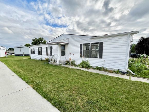 20810 Gaslight Drive ClintonTownship, MI House Active - Photo 1 of 23. Opens carousel modal