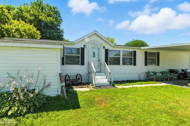 9537 Seaway Drive Clay, MI House Active - Photo 1 of 23. Opens carousel modal