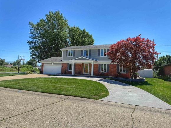 29394 Stonecroft Street HarrisonTownship, MI House Active - Photo 1 of 37. Opens carousel modal