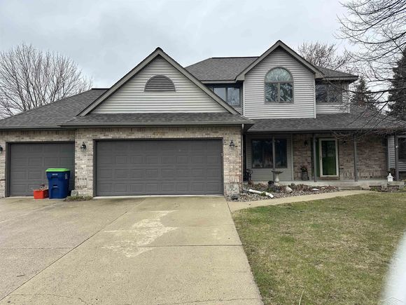 4225 E Woodview Drive