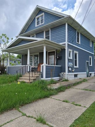 908 Lansing Avenue