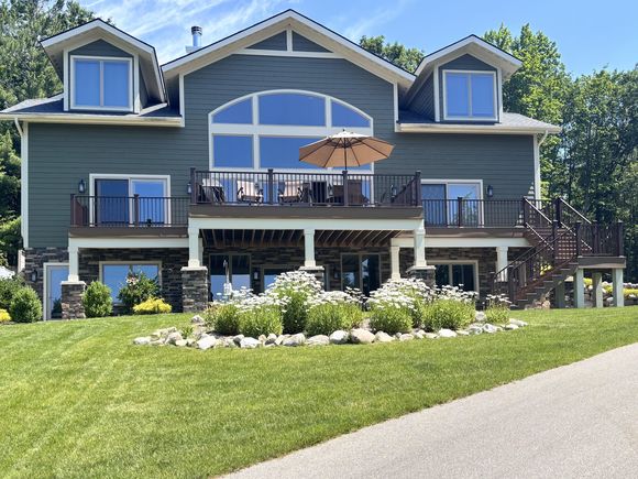 1267 Pinetree Trail