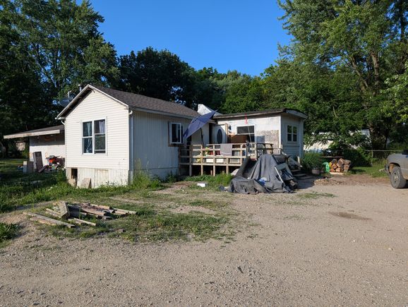 1187 Oak Street BattleCreek, MI House Active - Photo 1 of 26. Opens carousel modal