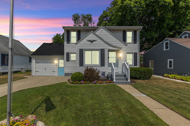 133 Bellevue Street SW Wyoming, MI House Active - Photo 1 of 25. Opens carousel modal