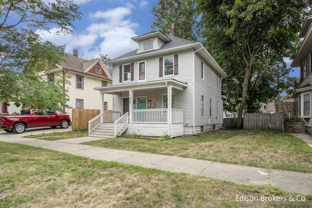 1039 Tamarack Avenue NW GrandRapids, MI Multifamily Active - Photo 1 of 26. Opens carousel modal