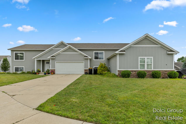 3126 4681 Shooks Dr/Ct Hudsonville, MI Multifamily Active - Photo 1 of 40. Opens carousel modal