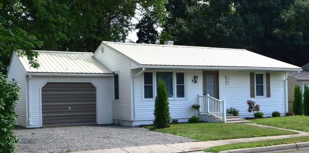106 Vinewood Avenue Sturgis, MI House Active - Photo 1 of 17. Opens carousel modal