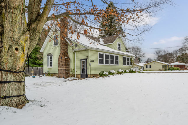 5132 Washington Avenue StJoseph, MI House Active - Photo 1 of 30. Opens carousel modal