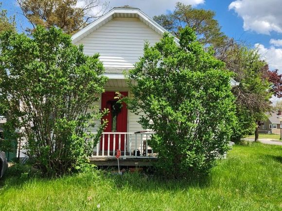 4425 S Pennsylvania Avenue Lansing, MI House Active - Photo 1 of 6. Opens carousel modal