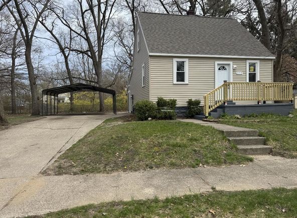 372 Creston Street