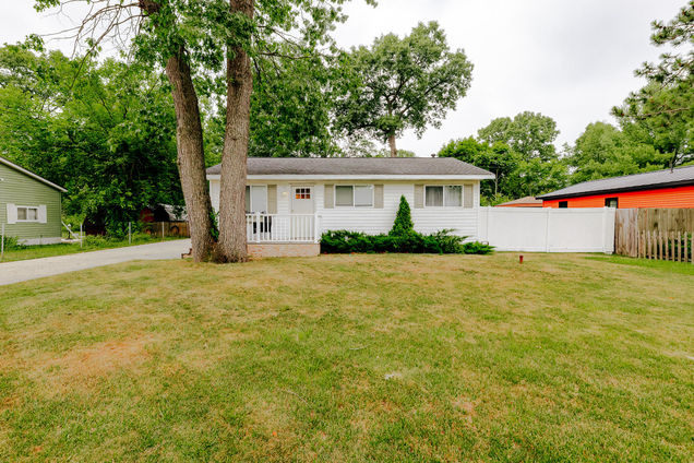 5769 Lane Avenue Muskegon, MI House Active - Photo 1 of 24. Opens carousel modal