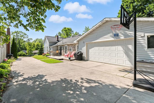 129 Center Street ElkRapids, MI House Active - Photo 1 of 25. Opens carousel modal