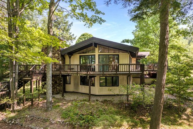 326 S Intermediate Lake Road