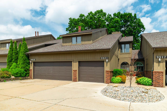 9919 Hawthorne Glen Dr, Grosse Ile Twp, MI 48138 | Estately 🧡 | MLS ...