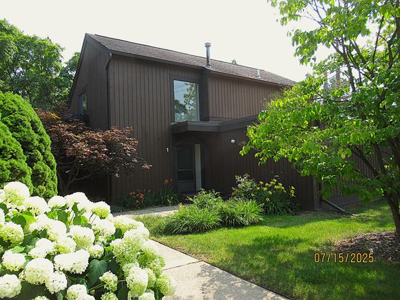 1 Westbury Court AnnArbor, MI Condo Active - Photo 1 of 34. Opens carousel modal