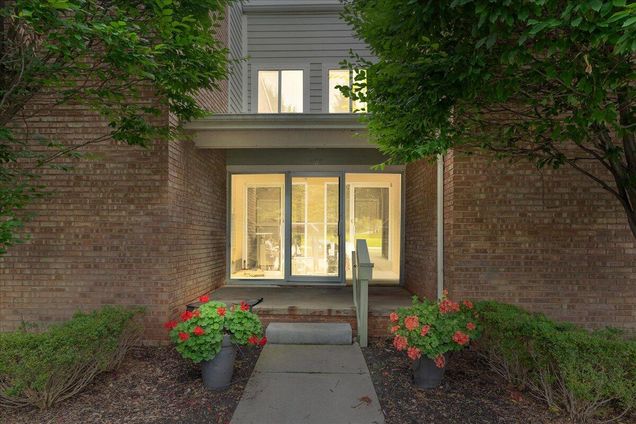 655 Randolph Street Unit 103