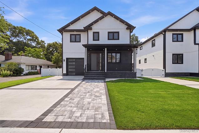 Stream Foot 24 Surrey Ln, Valley Stream, NY 11580 | MLS# 1065807
