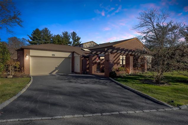 143 Darters Lane Manhasset, NY Condo Sold - Photo 1 of 1. Opens carousel modal