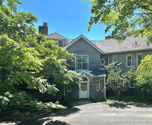 1 Heritage Hill Road