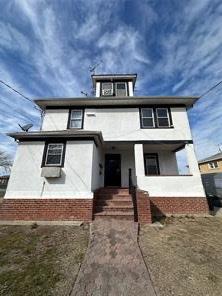 210 Pearl Street Unit 1st Floor Lawrence, NY Multifamily Active - Photo 1 of 12. Opens carousel modal