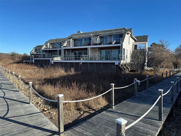 23 Fort Pond Road