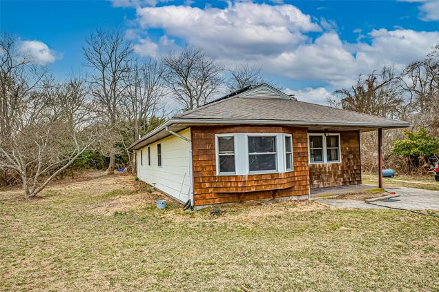 34 Hemlock Drive Mastic Beach, NY House Active - Photo 1 of 40. Opens carousel modal