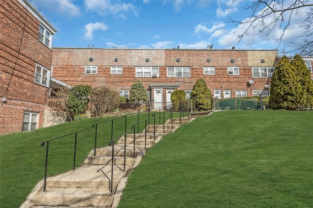 214 25 Hillside Unit A