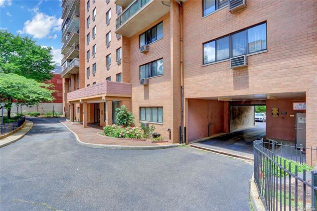 136 75 37th Avenue Unit 4F