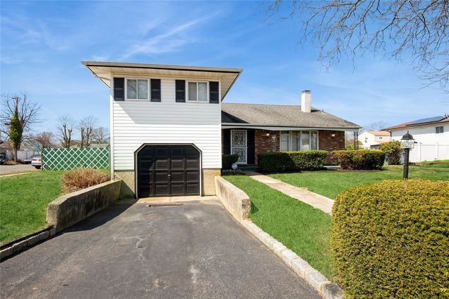 256 Leaf Avenue