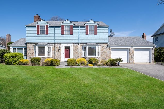135 Northwoods Road Manhasset, NY House Pending - Photo 1 of 39. Opens carousel modal