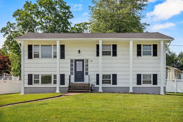 125 Lakewood Drive